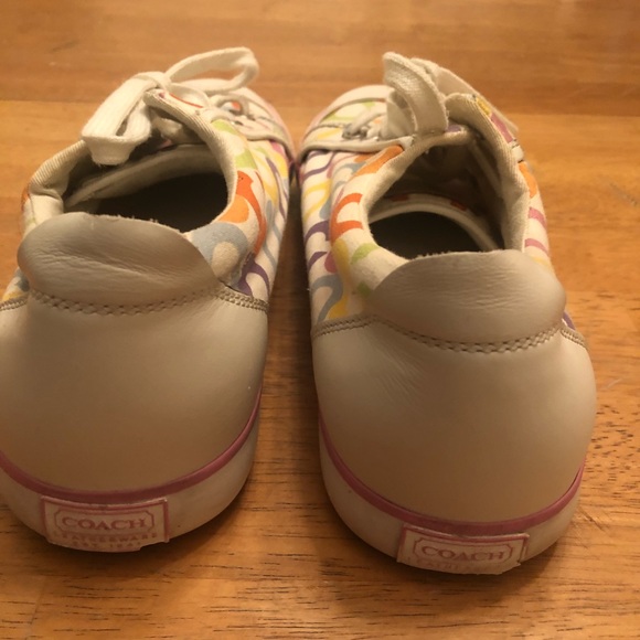 Coach sneakers very good cond cute size 9.5 NICE - Picture 4 of 8